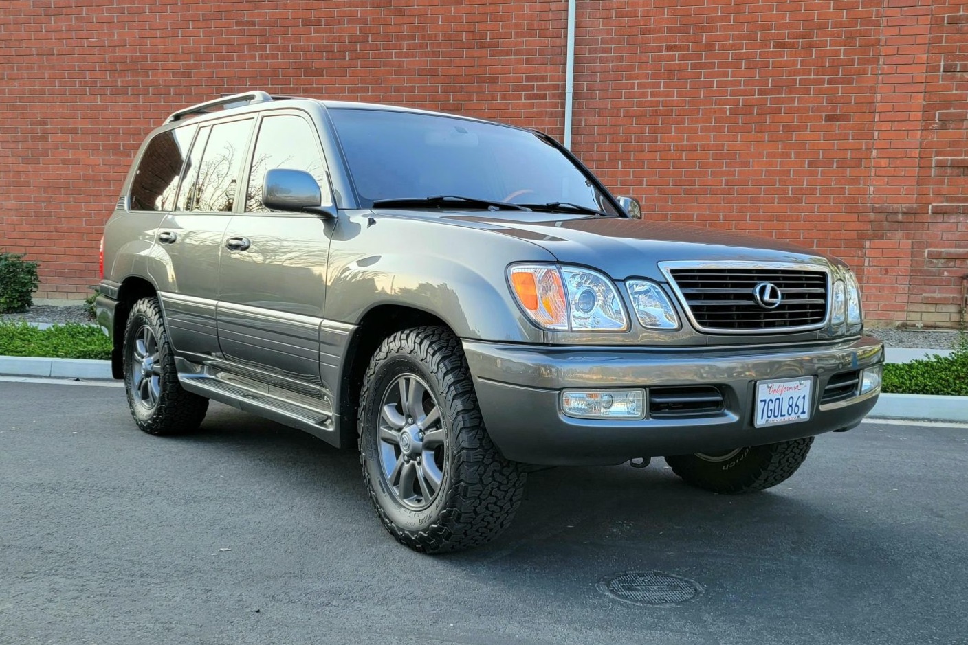 bringatrailer.com
