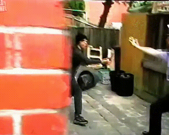 U7yUESX.gif