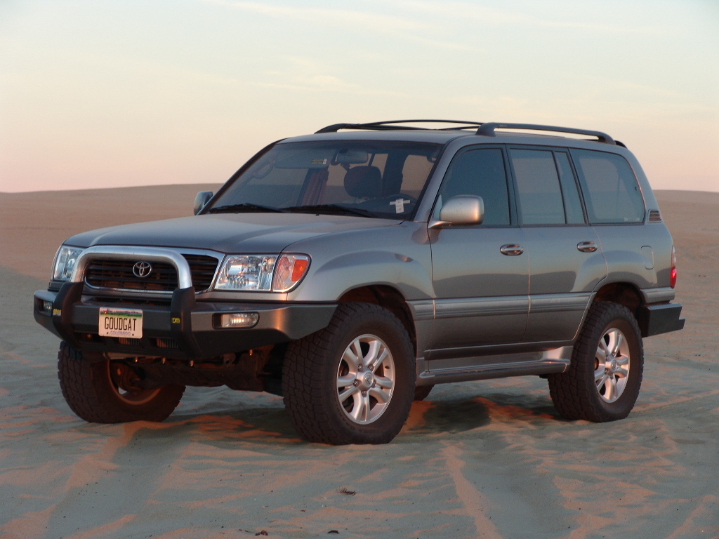 pictures of lx470 wheels on a 100 series | IH8MUD Forum