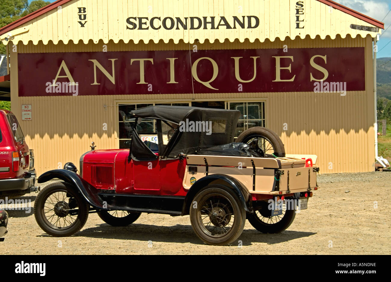 1911-ford-modell-t-pickup-truck-a5ndne.jpg