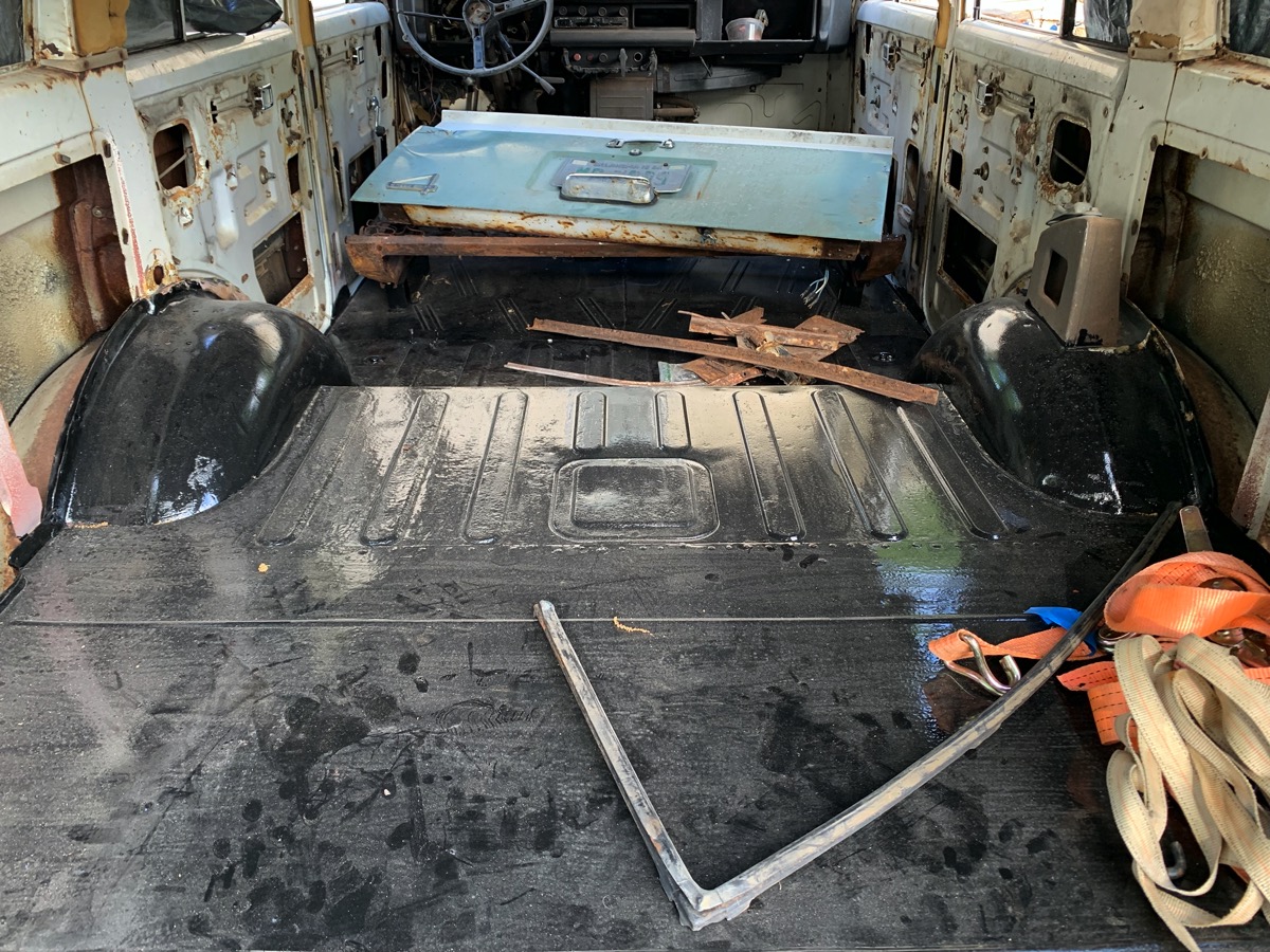 037interiorfloor.jpg