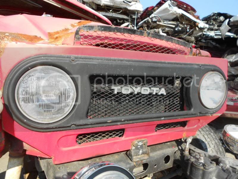 FJ40parts005_zpsc3c86603.jpg