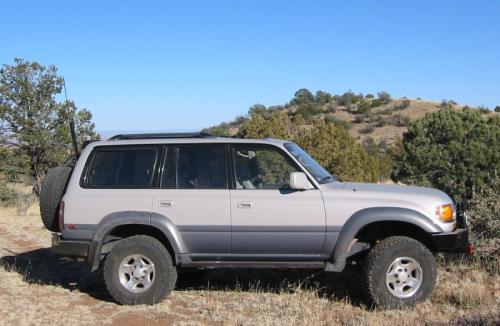 toyota_landcruiser_91_21E_01.jpg
