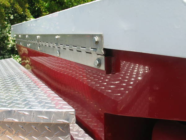 Front_Hinge.JPG