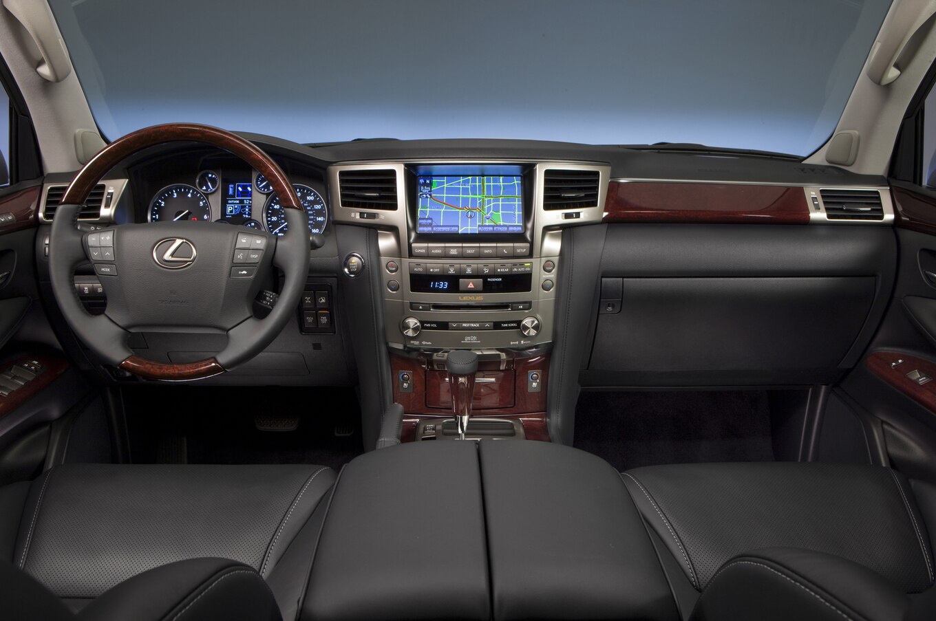 2015-Lexus-LX-570-interior.jpg