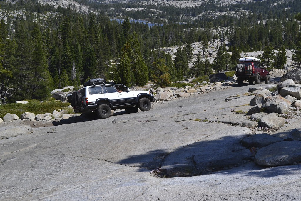 19625565939_8ca35754d7_b.jpg