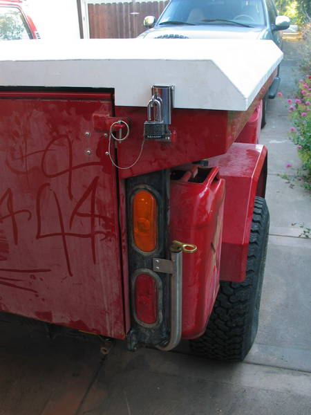 2543Rear_Quarterlo.jpg