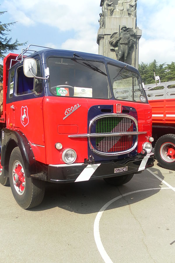 600px-Fiat_690_6.JPG