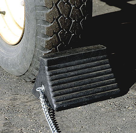 Economy-Wheel-Chock-BEN_i_lb16050.jpg
