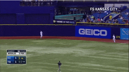 P8PqDb0lTk6Q5lIHEeFX_Home-Run-Grab-Unexpected.gif