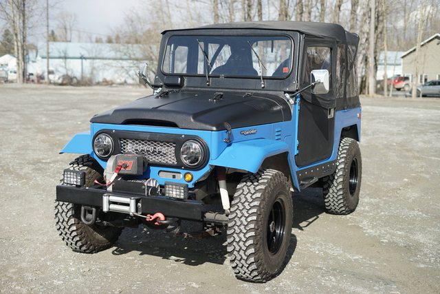 North Idaho: 1977 Aqualu Aluminum Body FJ40
