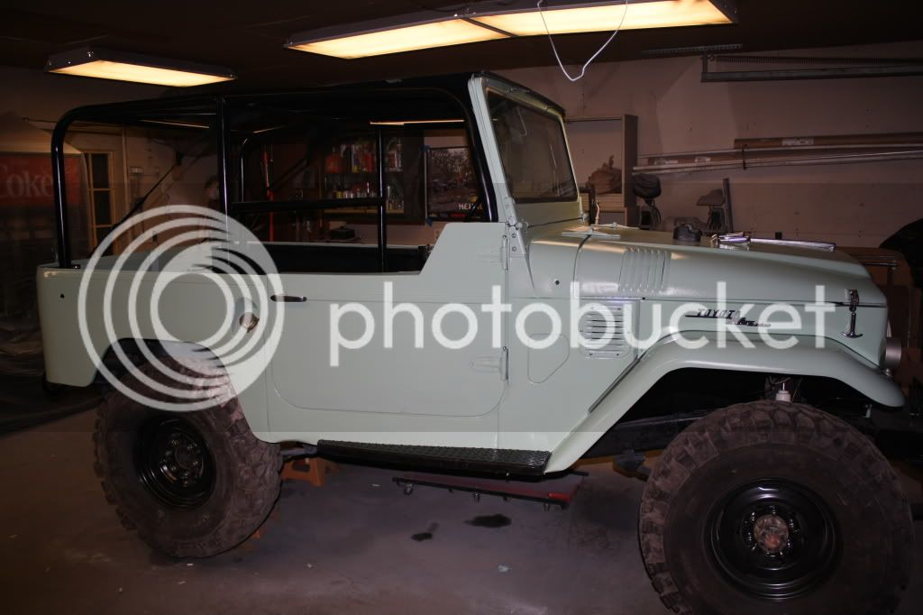 CanonRebelpicturesround1060.jpg