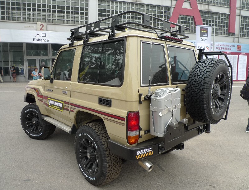 toyota-land-cruiser-c70-china-21.jpg