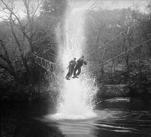 Commando_on_a_toggle_rope_bridge.jpg