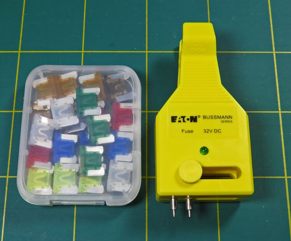 LC200FuseKit2_05MAY17_zpsziwuidao.jpg