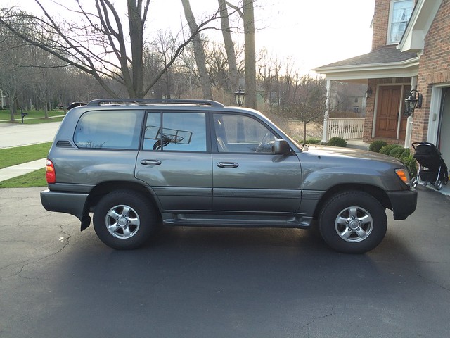 IL:  2001 Toyota Land Cruiser, <168K mi