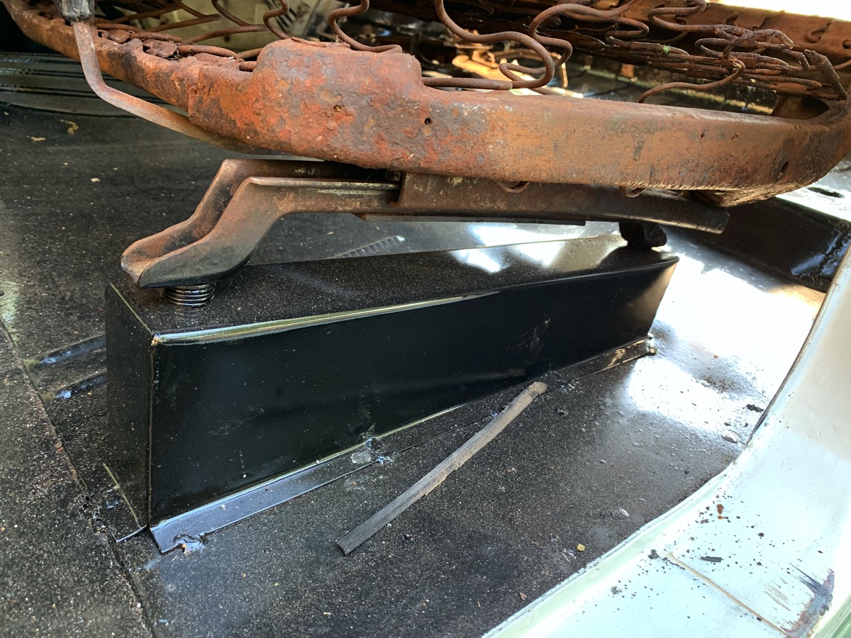 035seatsupports.jpg