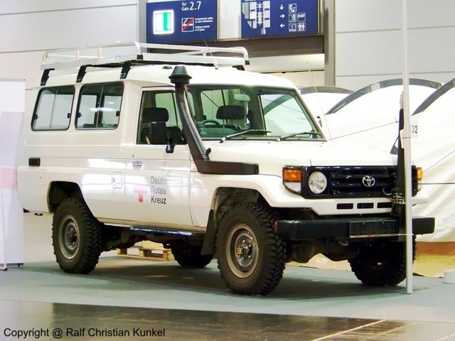 toyota-land-cruiser-de6m7t.jpg