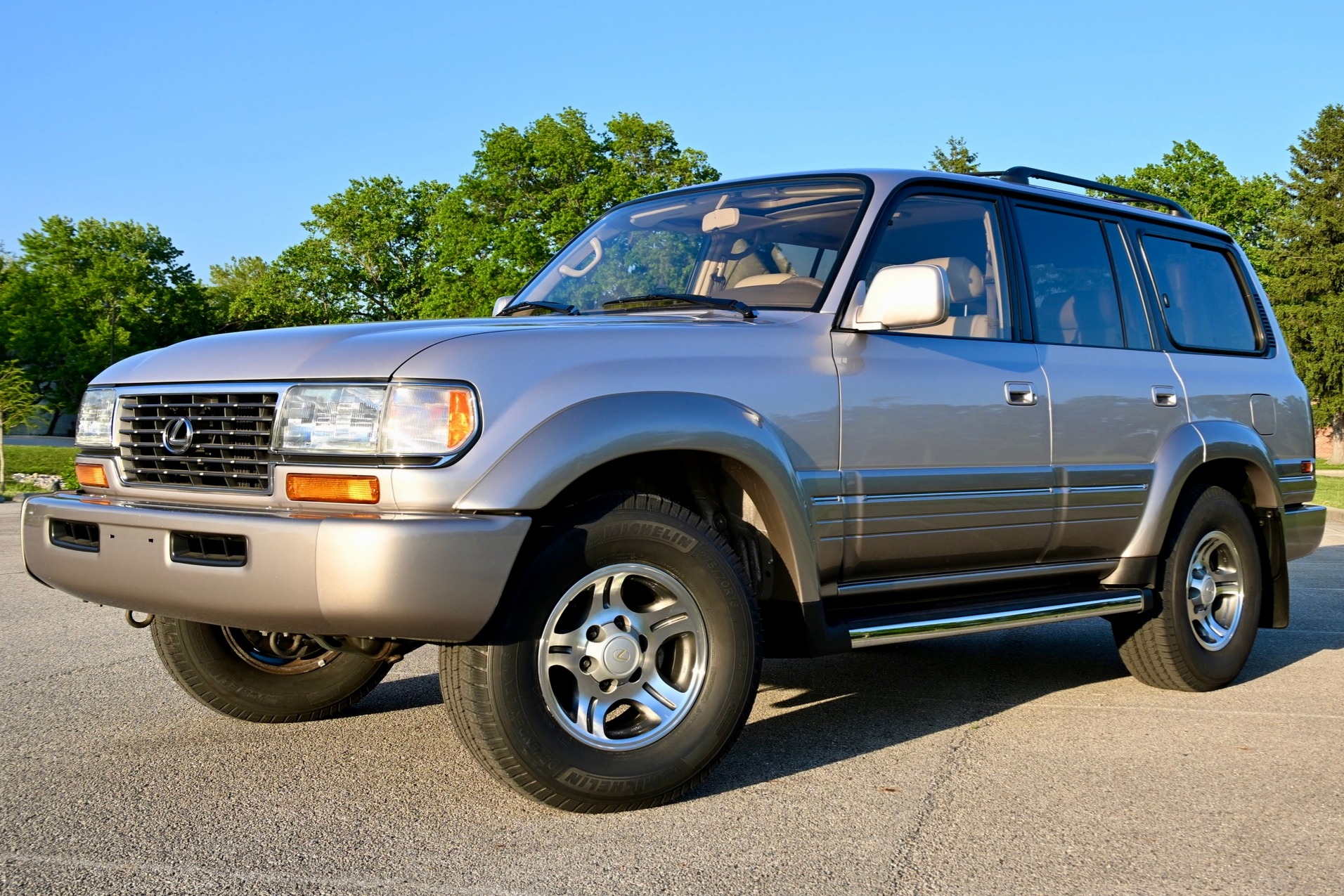 bringatrailer.com