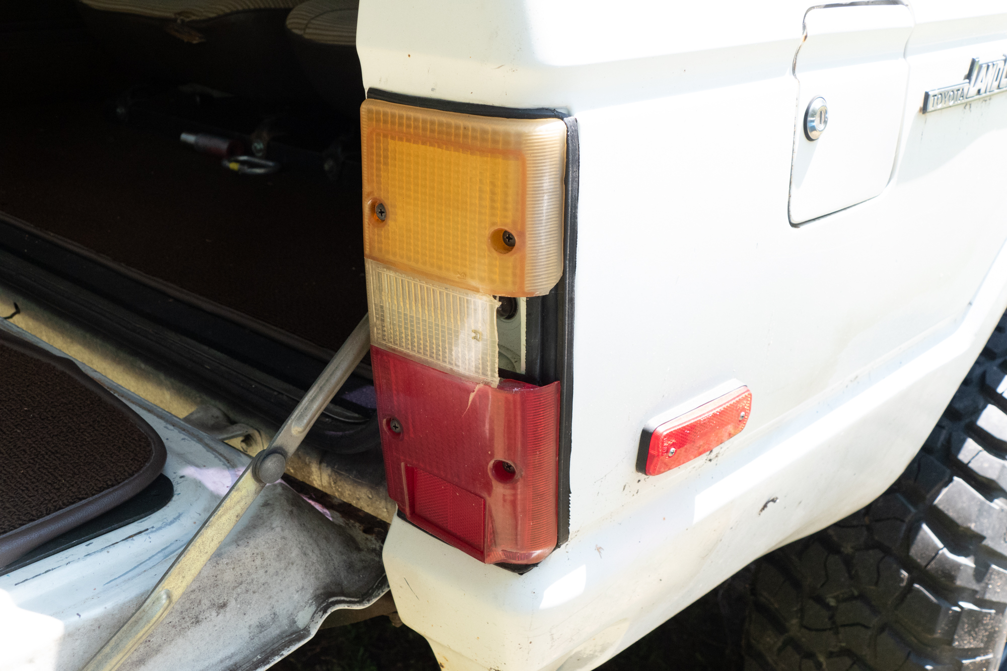 FJ60-28.jpg