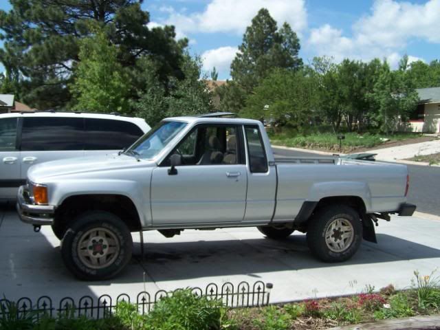 86Hilux006.jpg