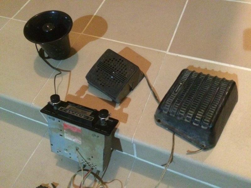 024oldradio.jpg